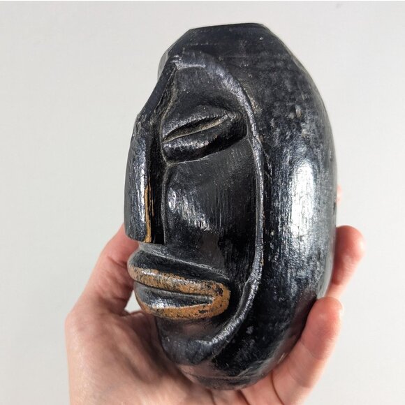 Hand carved wooden face bead signed Wally 68, vintage Folk Art - Picture 3 of 9